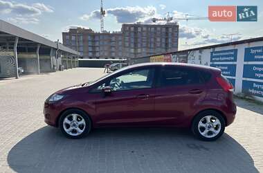 Хэтчбек Ford Fiesta 2011 в 