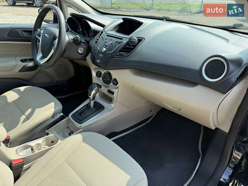 Седан Ford Fiesta 2017 в Коломые