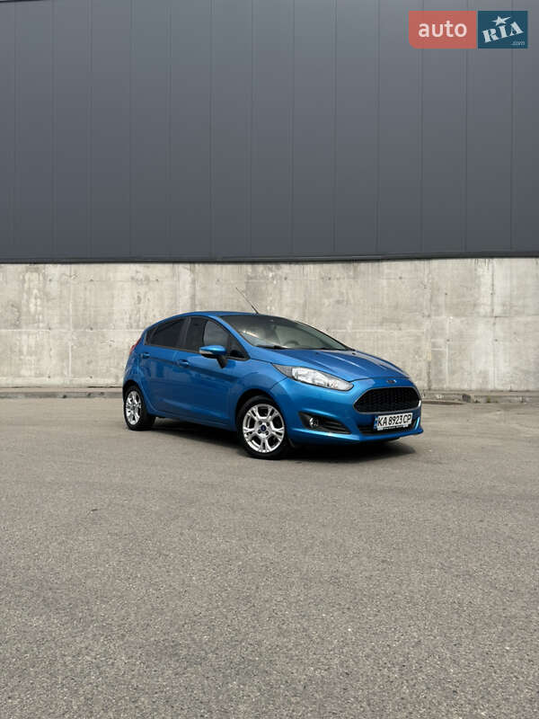 Хэтчбек Ford Fiesta 2016 в Киеве