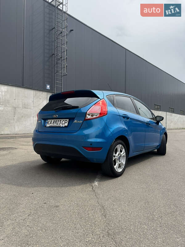 Хэтчбек Ford Fiesta 2016 в Киеве