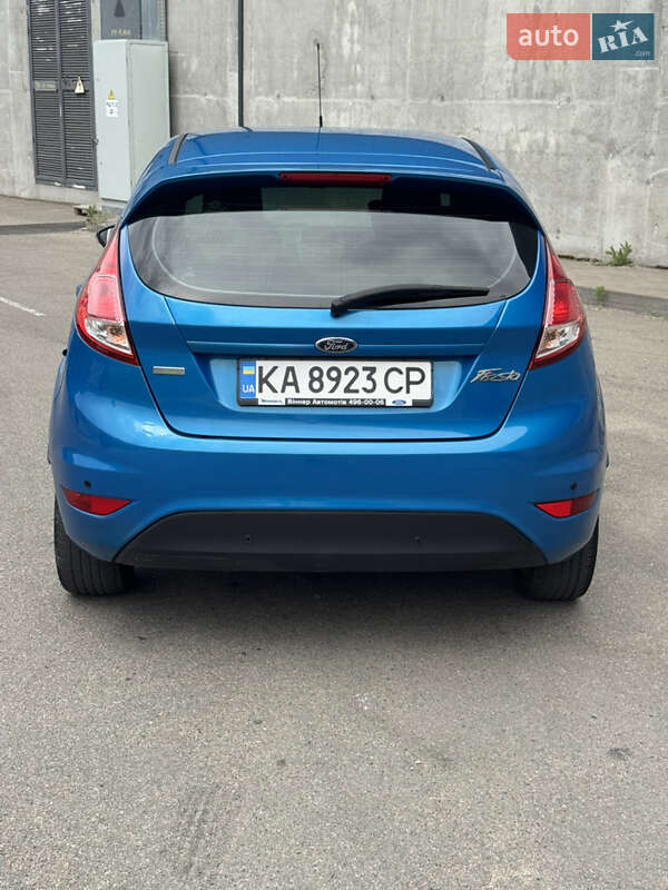 Хэтчбек Ford Fiesta 2016 в Киеве