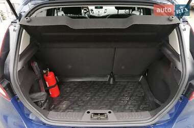 Хэтчбек Ford Fiesta 2013 в 