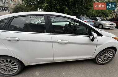 Седан Ford Fiesta 2015 в 
