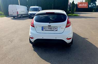 Хэтчбек Ford Fiesta 2011 в 