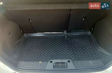 Хэтчбек Ford Fiesta 2011 в 