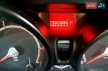Хэтчбек Ford Fiesta 2011 в 