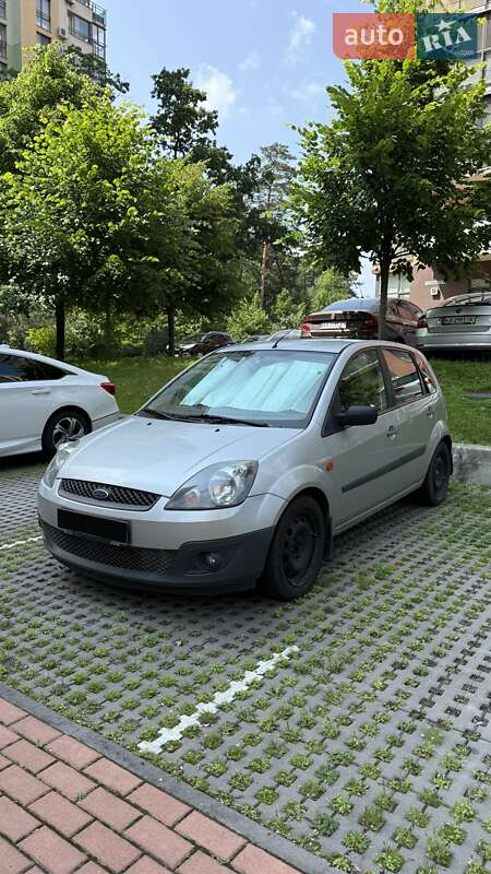 Хэтчбек Ford Fiesta 2008 в Киеве