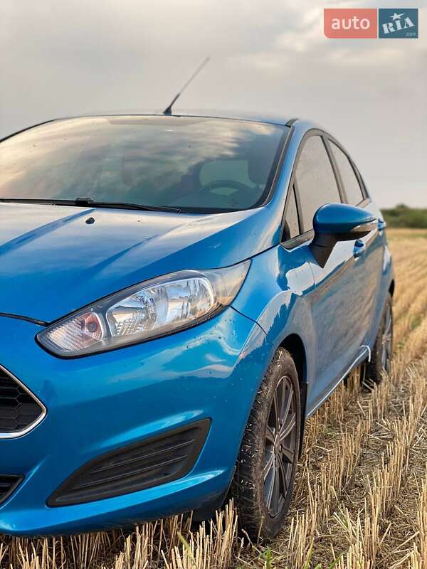 Хэтчбек Ford Fiesta 2016 в Днепре