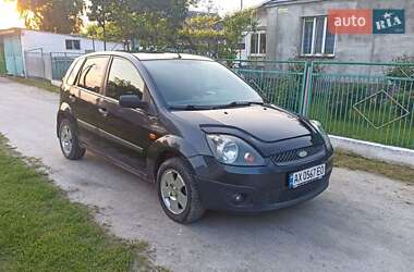 Хэтчбек Ford Fiesta 2006 в 