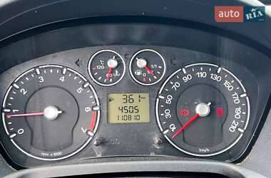 Хэтчбек Ford Fiesta 2006 в 