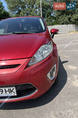 Хэтчбек Ford Fiesta 2010 в 