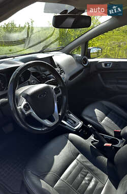 Хэтчбек Ford Fiesta 2013 в 