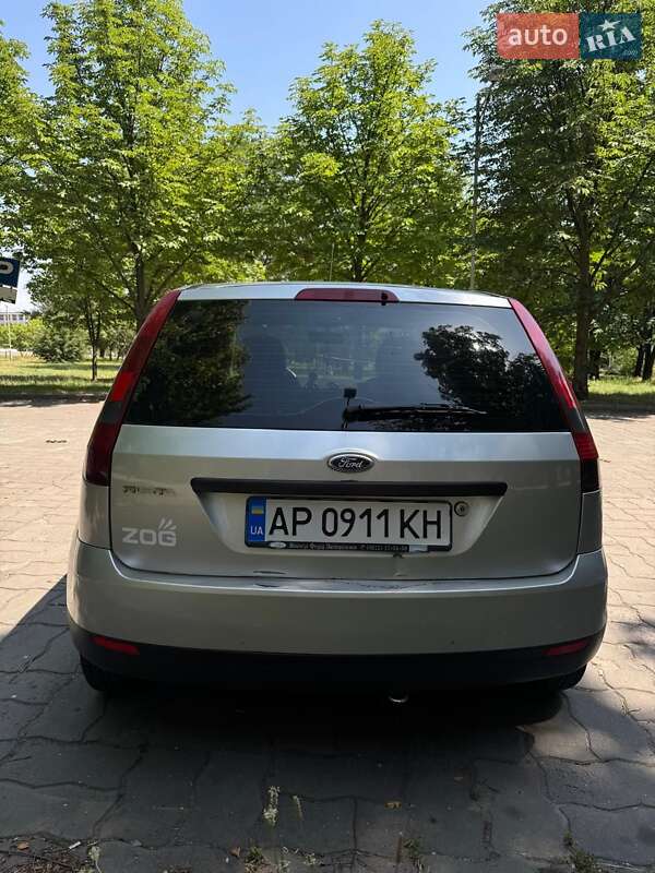 Хэтчбек Ford Fiesta 2004 в Запорожье