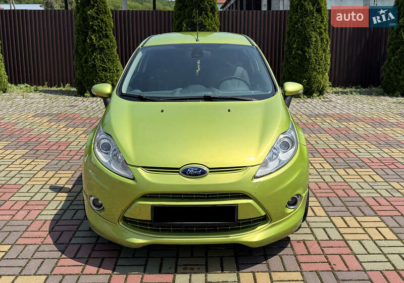 Хэтчбек Ford Fiesta 2008 в Изяславе