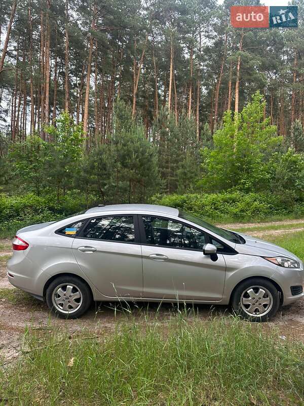 Седан Ford Fiesta 2016 в Славуте