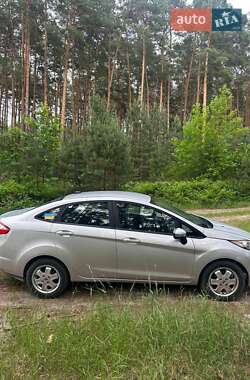 Седан Ford Fiesta 2016 в 