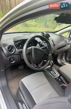Седан Ford Fiesta 2016 в 