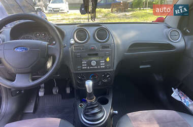 Хэтчбек Ford Fiesta 2007 в 