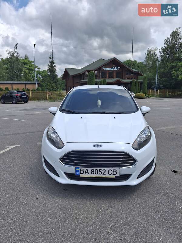 Хэтчбек Ford Fiesta 2013 в 