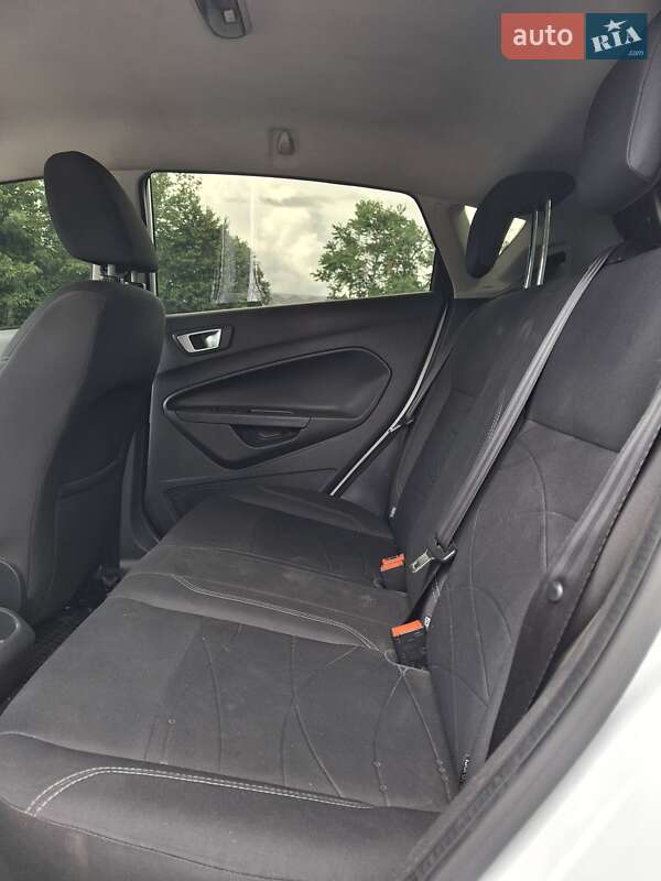 Хэтчбек Ford Fiesta 2013 в Александрие