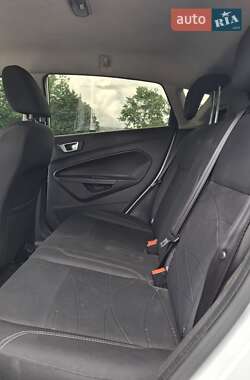Хэтчбек Ford Fiesta 2013 в 
