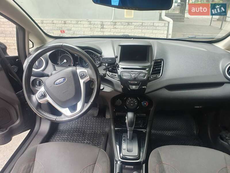 Хэтчбек Ford Fiesta 2016 в Могилев-Подольске фото 5 Хэтчбек Ford Fiesta 2016 в Могилев-Подольске