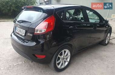 Хэтчбек Ford Fiesta 2016 в 