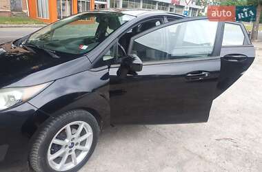 Хэтчбек Ford Fiesta 2016 в 