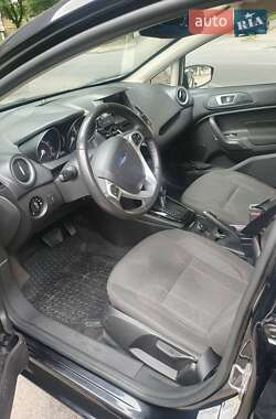 Хэтчбек Ford Fiesta 2016 в 