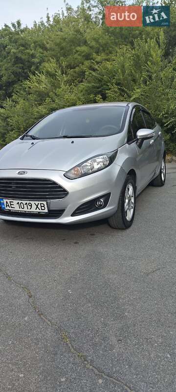 Седан Ford Fiesta 2017 в Днепре