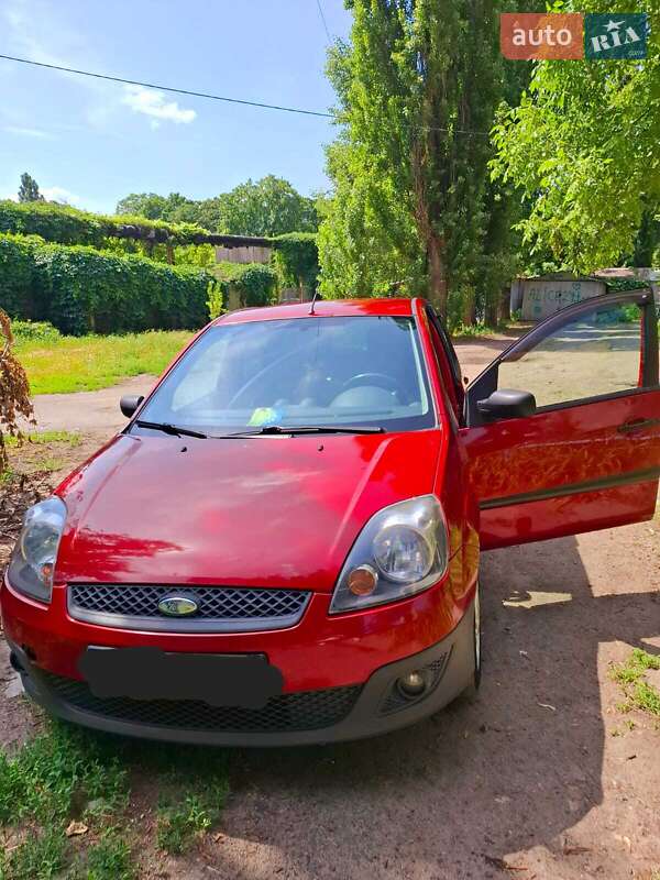 Хэтчбек Ford Fiesta 2008 в 