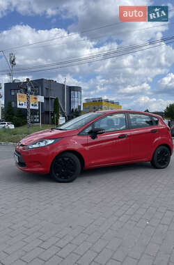 Хэтчбек Ford Fiesta 2011 в 