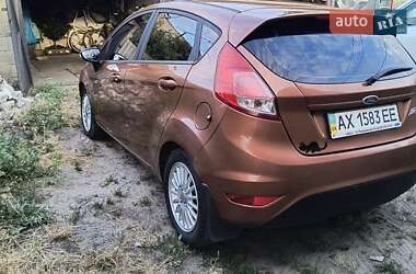 Хэтчбек Ford Fiesta 2013 в 