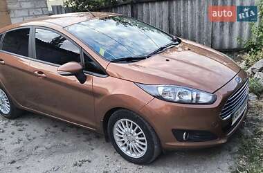 Хэтчбек Ford Fiesta 2013 в 