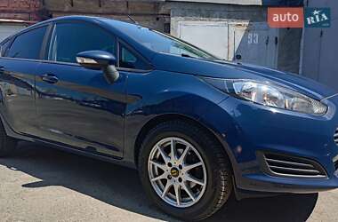Хэтчбек Ford Fiesta 2013 в 