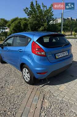Хэтчбек Ford Fiesta 2010 в 