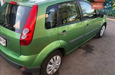 Хэтчбек Ford Fiesta 2007 в 