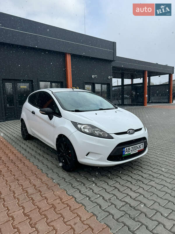 Хэтчбек Ford Fiesta 2010 в 