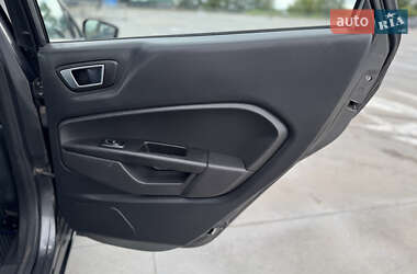 Седан Ford Fiesta 2016 в 