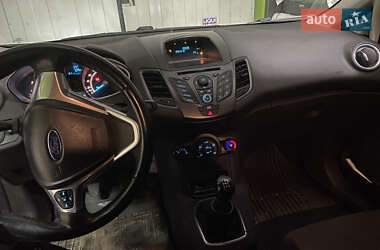 Хэтчбек Ford Fiesta 2014 в 