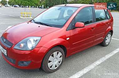 Хэтчбек Ford Fiesta 2007 в 