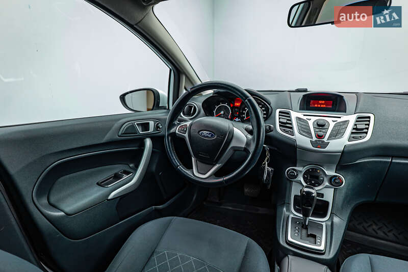 Хэтчбек Ford Fiesta 2011 в Киеве