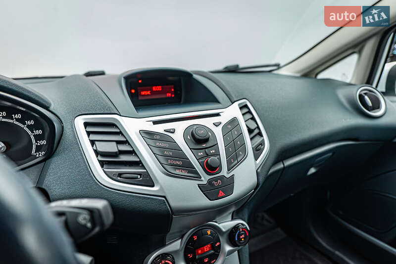 Хэтчбек Ford Fiesta 2011 в Киеве