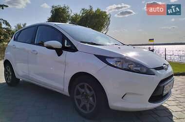 Хэтчбек Ford Fiesta 2011 в 