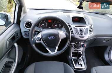 Хэтчбек Ford Fiesta 2011 в 