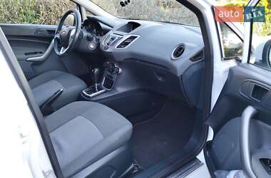 Хэтчбек Ford Fiesta 2011 в 