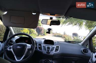 Хэтчбек Ford Fiesta 2011 в 