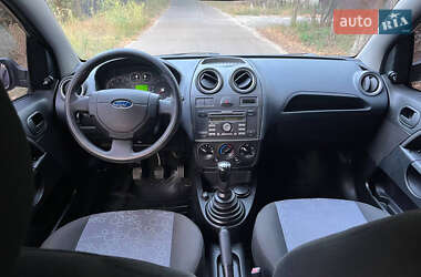 Хэтчбек Ford Fiesta 2008 в 