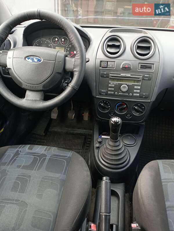 Хэтчбек Ford Fiesta 2007 в Запорожье