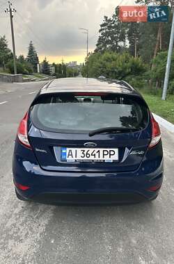 Хэтчбек Ford Fiesta 2013 в 